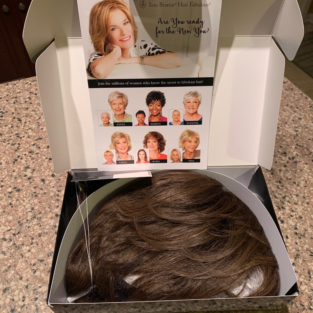 🆕 Toni Brattin Wig - light brown